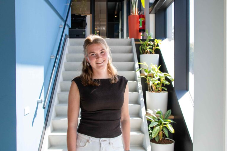 Josefien van Tilburg, Marketeer & Fotograaf bij REUS
