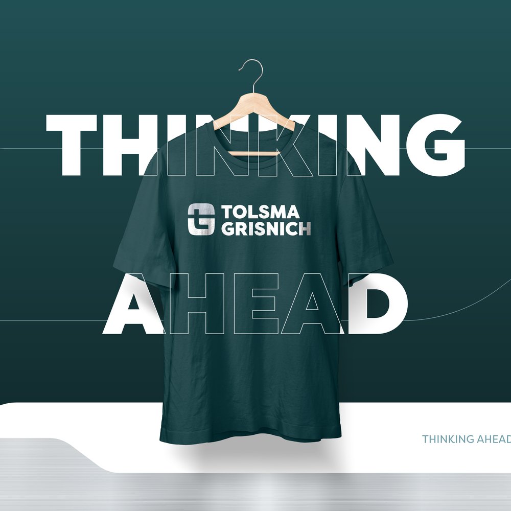 Shirt met het logo van Tolsma-Grisnich en de tekst Thinking ahead