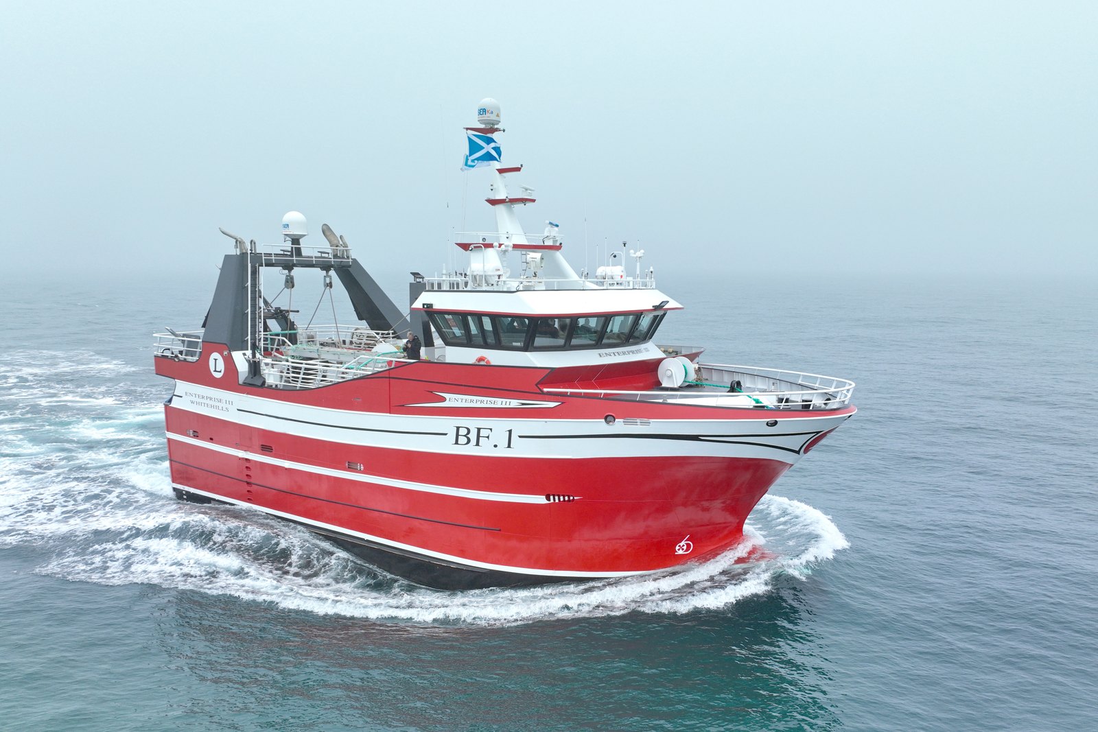 Visserijschip Enterprise op zee